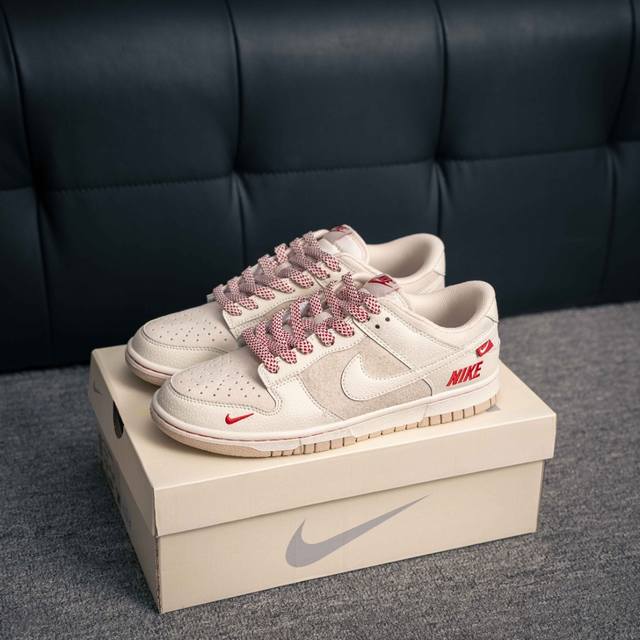 核心私 Nike Dunk 全套原楦原模倾力打造完美版型 独家原厂航空铝磨具打磨大底 鞋头坡度极致还原 无解鞋型 原盒原配 圈内天花板工艺 原厂冲刀 超高清洁度