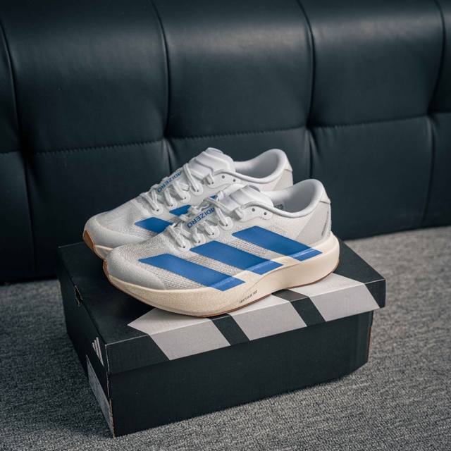 核心私 Adidas Adizero Evo Sl M 轻盈跑鞋耐磨减震专业跑步鞋 冲向目标，一路向前，不断挑战和突破自我无论是平时训练还是马拉松，让这款Adi