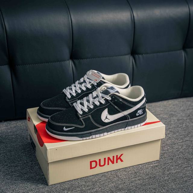 核心私 Nike Dunk 全套原楦原模倾力打造完美版型 独家原厂航空铝磨具打磨大底 鞋头坡度极致还原 无解鞋型 原盒原配 圈内天花板工艺 原厂冲刀 超高清洁度