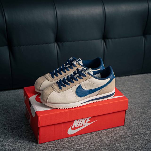 核心私 Nike Classic Cortez Nylon Pren 全新配色经典阿甘休闲跑步鞋 纯粹而执着的精神，使得Cortez种在了一代人的心里，无论是否
