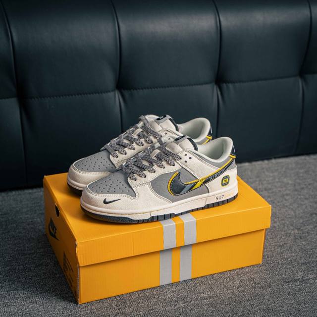 核心私 Nike Dunk 全套原楦原模倾力打造完美版型 独家原厂航空铝磨具打磨大底 鞋头坡度极致还原 无解鞋型 原盒原配 圈内天花板工艺 原厂冲刀 超高清洁度