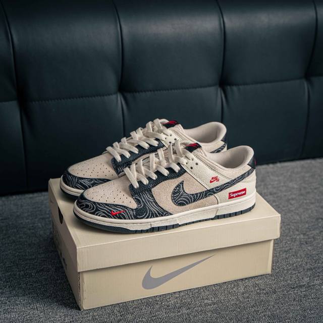 核心私 Nike Dunk 全套原楦原模倾力打造完美版型 独家原厂航空铝磨具打磨大底 鞋头坡度极致还原 无解鞋型 原盒原配 圈内天花板工艺 原厂冲刀 超高清洁度