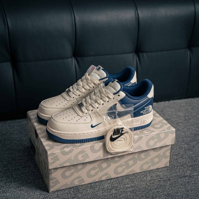 核心私 Air Force 1 原装级别 原楦头原纸板 打造纯正空军版型专注外贸渠道 全掌内置蜂窝气垫 原盒配件 原厂中底钢印、拉帮完美 货号：Zh2598 3