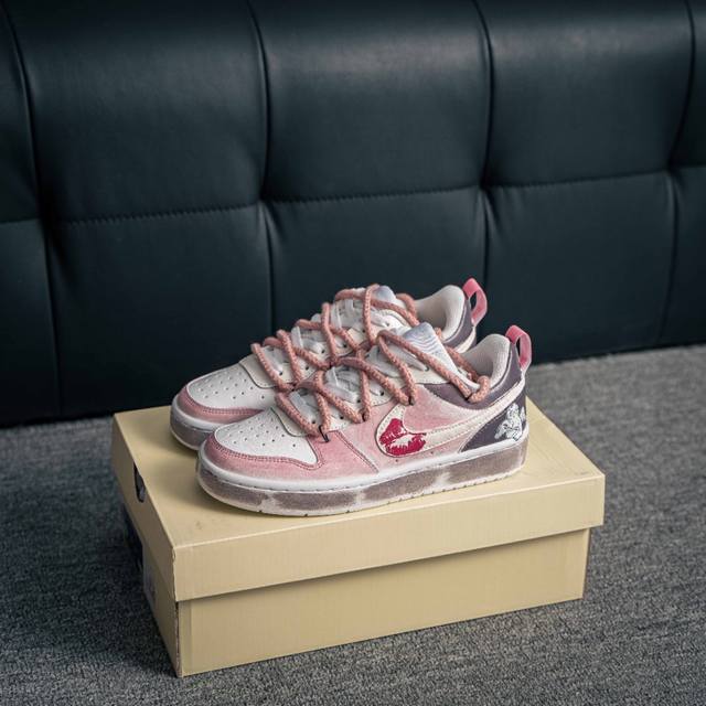 核心私 Nike Court Borough Low 低帮百搭透气休闲运动板鞋男女鞋 经典耐用的设计，兼顾舒适脚感和出众风范，演绎匠心之作。结构性的支撑贴合感结