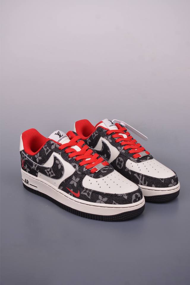 Nike Air Force 1 Low Lv联名 原楦头原纸板 打造纯正空军版型 专注外贸渠道 全掌内置蜂窝气垫 原盒配件 原厂中底钢印、拉帮完美 官方货号: