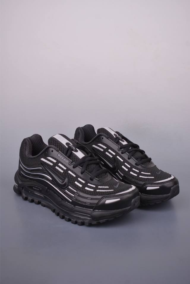 Comme Des Garcons Homme Plus X Nk Air Max Tl 2.5 Pack 川久保玲联名气垫跑鞋 纯原版本 鞋款采用透气网眼布和
