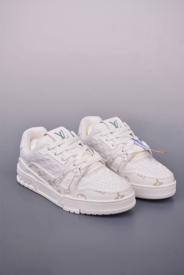 路易威登Louis Vuitton Trainer Sneaker Low 休闲运动文化百搭篮球板鞋 广东原产 升级 炫彩3D印花礼品鞋盒 及全套代购包装说明书