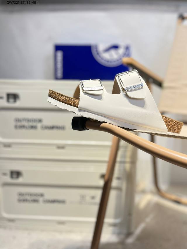 勃肯鞋Birkenstock 拖鞋 真皮软木拖 出口韩国的订单！ 有没有姐妹跟我一样，喜欢鞋拖，懒得弯腰系鞋带 所以Birkenstock博肯鞋真的是我的爱 很