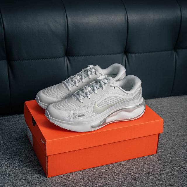 核心私 Nike Journey Run 轻量跑鞋 网布減震防滑抗冲击 低帮 短跑跑步鞋男女款 货号：Fj7765 102 尺码：36 36.5 37.5 38