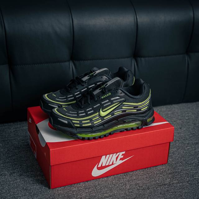 核心私 Comme Des Garcons Homme Plus X Nk Air Max Tl 2.5 Pack 川久保玲联名气垫跑鞋 #鞋款采用透气网眼布和