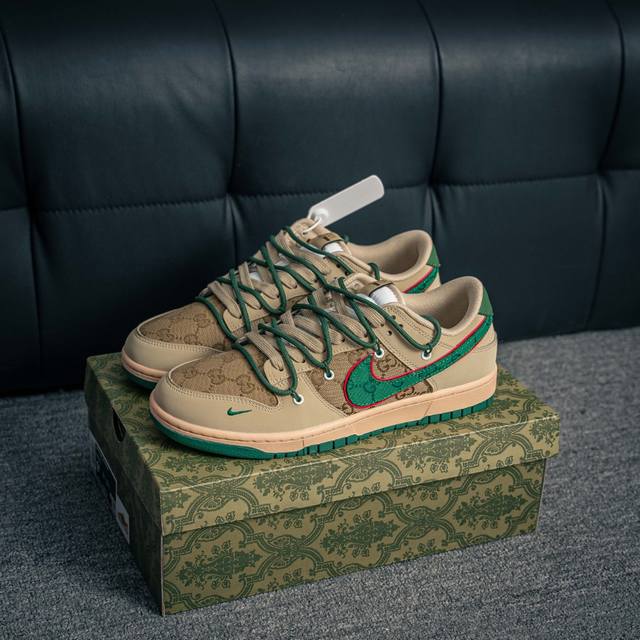 核心私 Nike Dunk 全套原楦原模倾力打造完美版型 独家原厂航空铝磨具打磨大底 鞋头坡度极致还原 无解鞋型 原盒原配 圈内天花板工艺 原厂冲刀 超高清洁度
