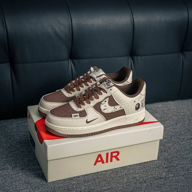 核心私 Air Force 1 原装级别 原楦头原纸板 打造纯正空军版型专注外贸渠道 全掌内置蜂窝气垫 原盒配件 原厂中底钢印、拉帮完美 货号：Df0188 0