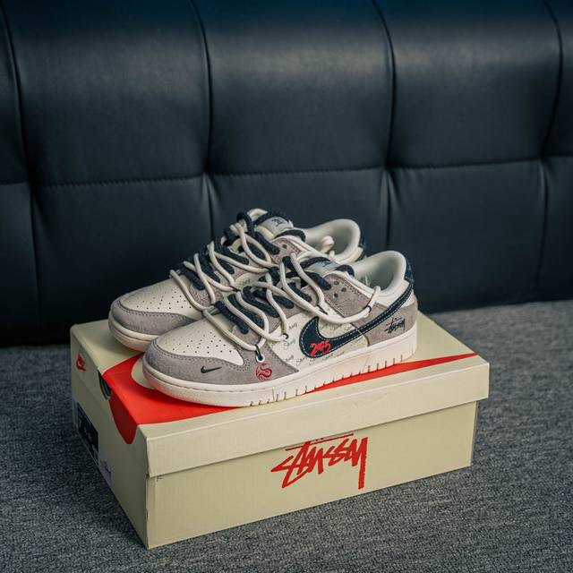 核心私 Nike Dunk 全套原楦原模倾力打造完美版型 独家原厂航空铝磨具打磨大底 鞋头坡度极致还原 无解鞋型 原盒原配 圈内天花板工艺 原厂冲刀 超高清洁度