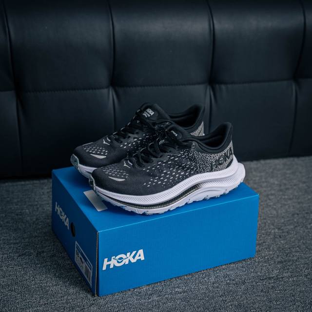 核心私 Hoka One One M Kawana 舒适防滑耐磨低帮休闲跑步鞋 相比常规跑鞋 Hoka One One特别研发使用性能独特的几何形跑鞋中底 此种