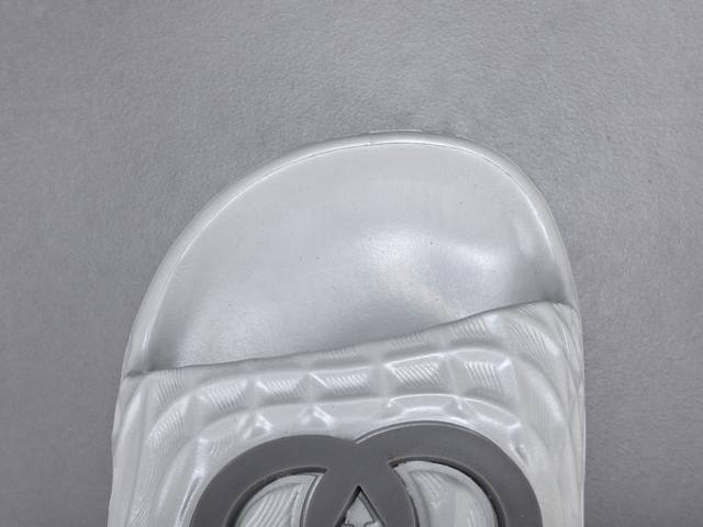 渠道优势 ！ 工厂P直供 古驰 Gucci古驰 Interlocking 百搭休闲一字拖鞋 男款 灰色 尺码 39 40 41 42 43 44 45
