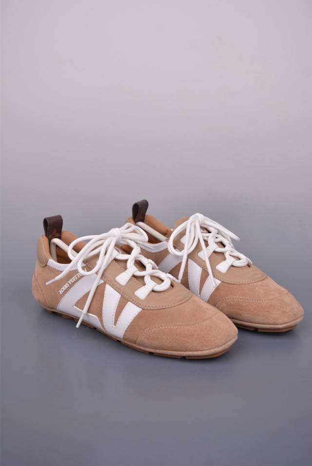 Louis Vuitton Sneakerina 德训鞋 芭蕾舞鞋 2025早春发布新款 广东纯原出品 采用 Sacchetto 制鞋工艺 赋予柔韧鞋底与轻盈内