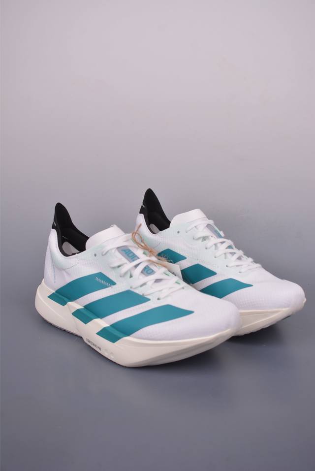 Adidas Adizero Pro Evo 4 M 全掌碳板 阿迪超轻透气缓震跑鞋 整体外观造型与Adizero Adios Pro Evo 1非常相似 中底