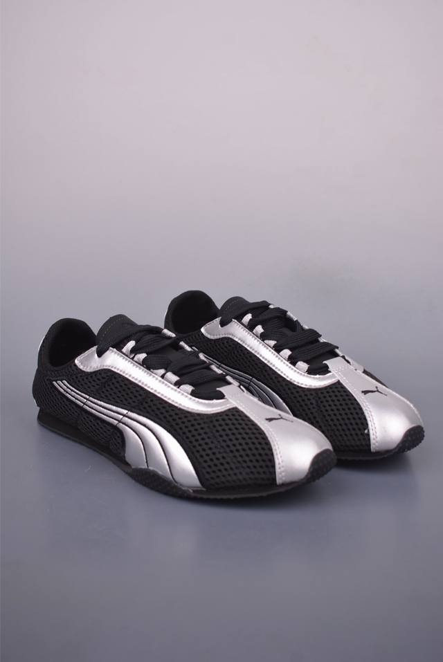 彪马Puma H-Street 低帮专业越野德训鞋 实拍首发 Puma H-Street的设计巧妙融合了经典与创新 透气网面鞋身是对复古运动美学的致敬 它不仅延