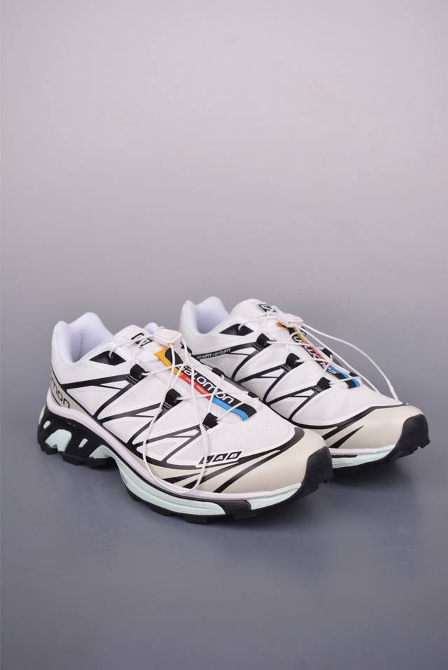 Salomon萨洛蒙 Xt-6 户外运动训练鞋 实拍首发 以独特的灵感和视角 将专业运动鞋款注入了时尚元素 此次灵感来源于高海拔的放牧民族 皮革材质和雪绒花刺绣