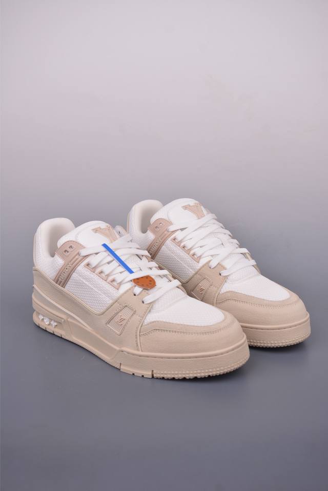 S Lv Trainer 限定联名 最新配色国内限定无售 原版购入历时近两个月开发打造 经典多拼色超好看 原版完美楦型 调试了两个月 鞋面独家订制压纹粒面小牛皮