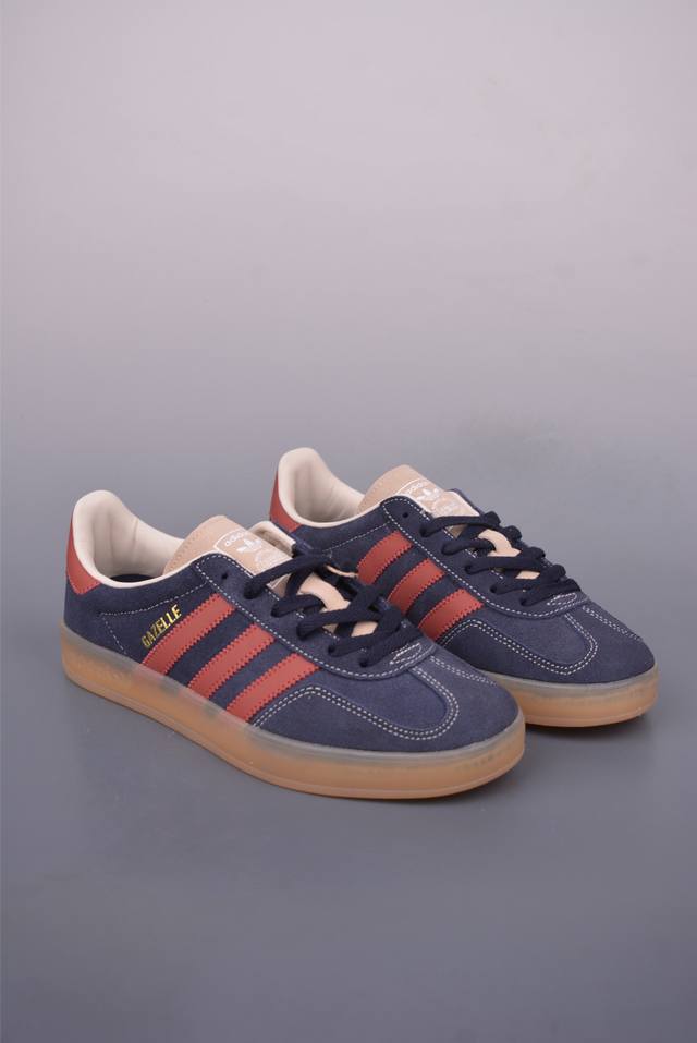 Adidas Originals Gazelle Indoor 三叶草休闲防滑耐磨低帮板鞋 鞋头出色设计 塑就出众贴合感 稳固的后跟贴合足部曲线设计 软弹舒适