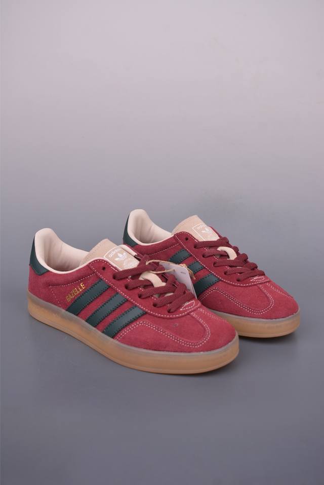 Adidas Originals Gazelle Indoor 三叶草休闲防滑耐磨低帮板鞋 鞋头出色设计 塑就出众贴合感 稳固的后跟贴合足部曲线设计 软弹舒适