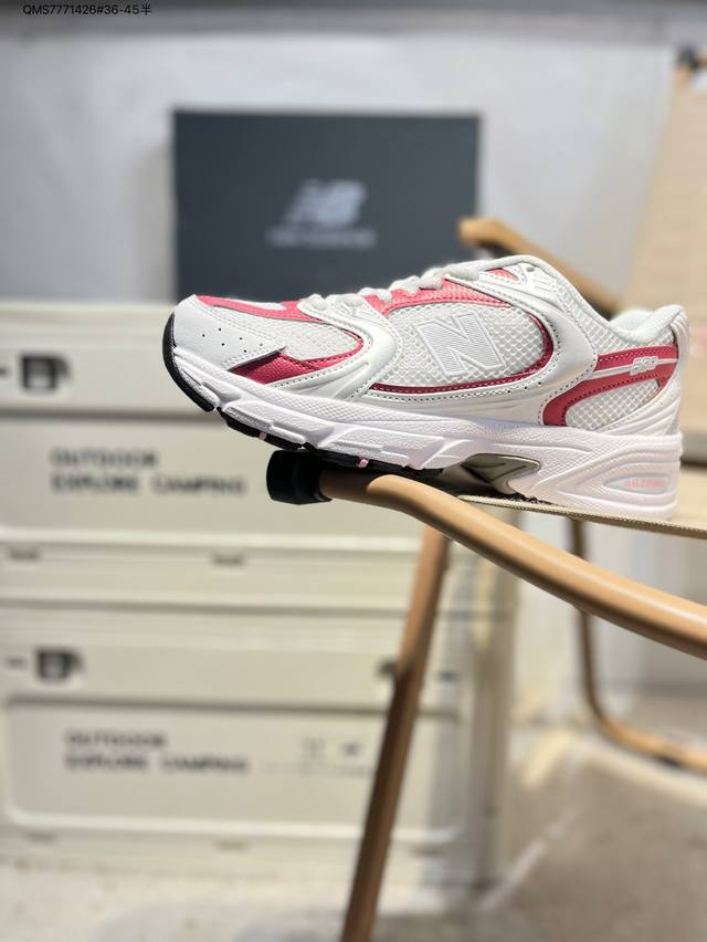 新百伦 Nb530 New Balance 530 复跑古鞋Nb530这鞋双确实是Nb家经复典古款式之一，以全科新技诠释，成打功造530鞋款。鞋面保在持530基