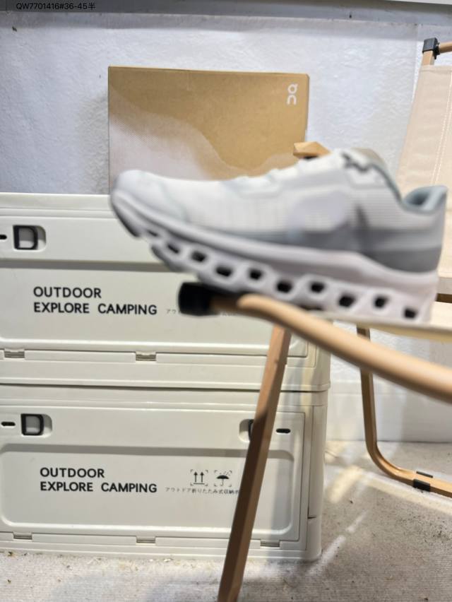 On昂跑 全新综合体能训练运动鞋Cloud X 舒适乐趣跑，缓震、轻量 On昂跑 Cloudsurfer上演中底“变形计” ，打破传统格局缔造柔软脚感。 On昂