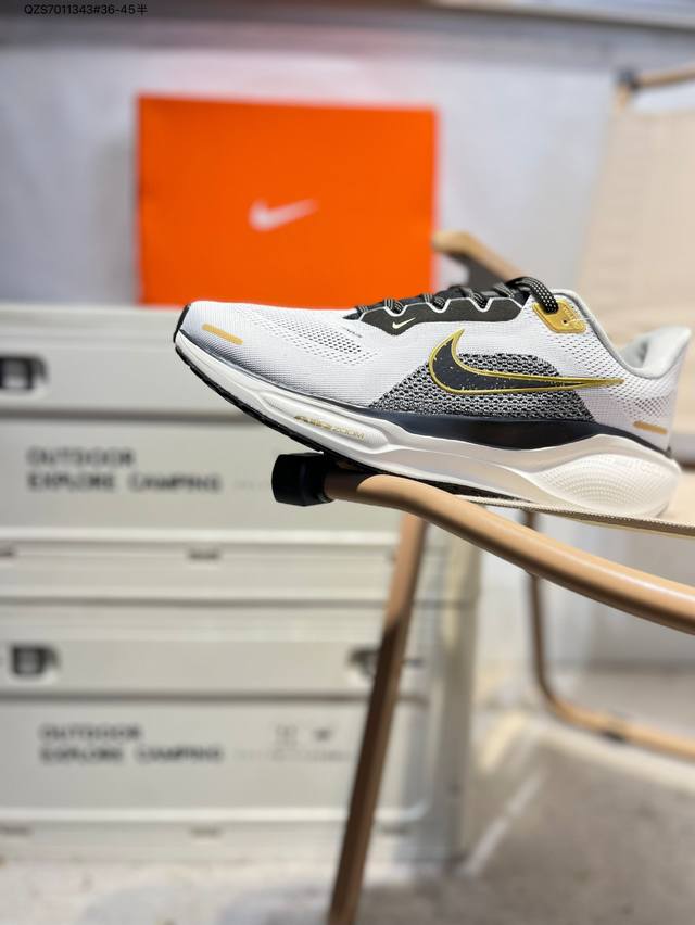 Nk Air Zoom Pegasus 41 登月跑鞋 登月41代超轻网面跑步鞋 脚跟区域营造出色舒适度，而在鞋底部分，搭载全掌型Zoom Air配置耐克网面透