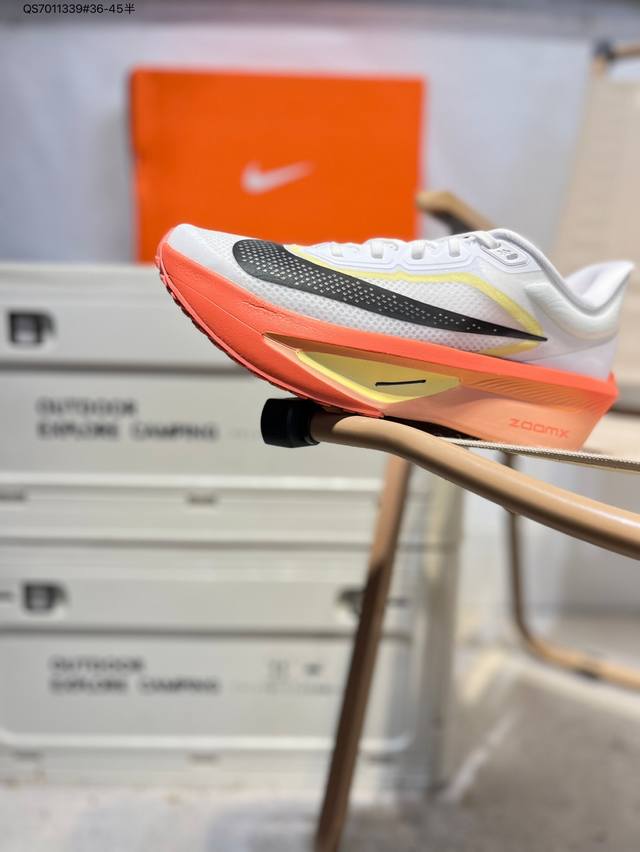 Nike Zoom Fly 6 耐克超弹轻盈跑步鞋 #鞋款搭载 Flyknit 材料 打造出众弹性 易于穿脱。采用React技术 轻盈耐穿泡绵打造,铸就出众回弹