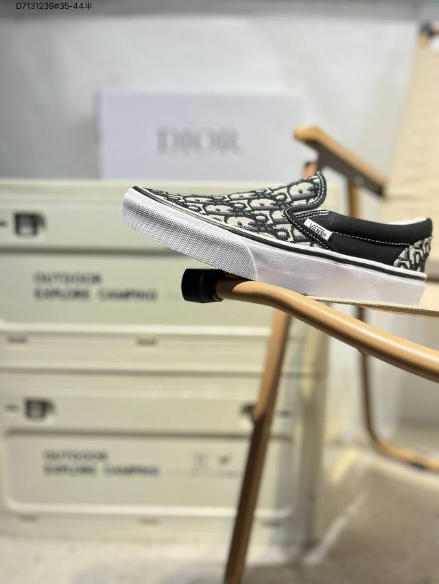 Dior X Vanssk8-Low万斯范斯官方 经典复古休闲运动板鞋，高端支线原始硫化工艺，艺术来源于生活成为了Vans美学的个性潮流标志，代表着光和希望，让