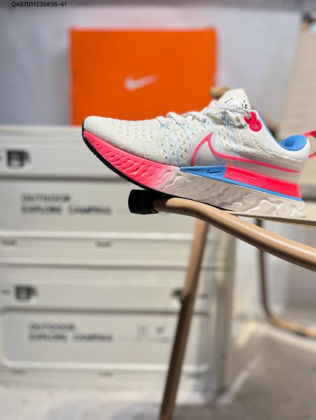 原楦原纸版开发数据#采用 Flyknit 针织鞋面材质#搭载瑞亚React轻盈泡棉缓震科技中底#外置防滑耐磨橡胶大底耐克Nike React Infinity
