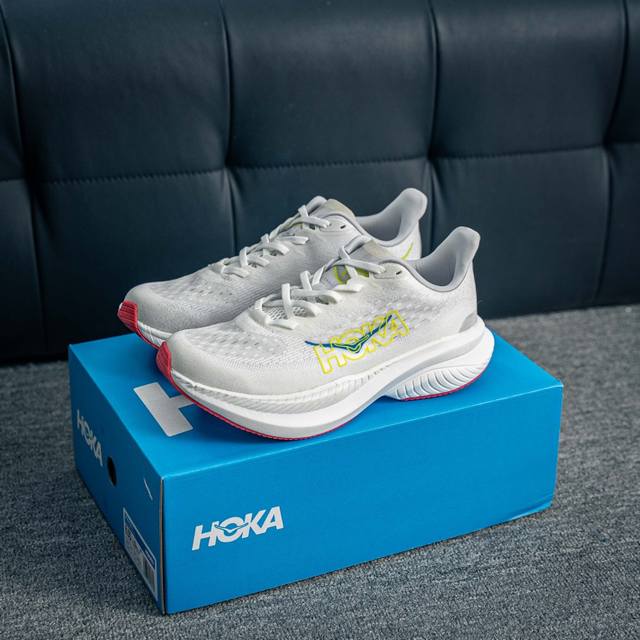 核心私 Hoka One One Mach 6 低帮专业越野跑步鞋 实拍首发 相较于前几代Mafate包裹感更好 跟其他系列比起来更加舒适 鞋底防滑性能在下坡的