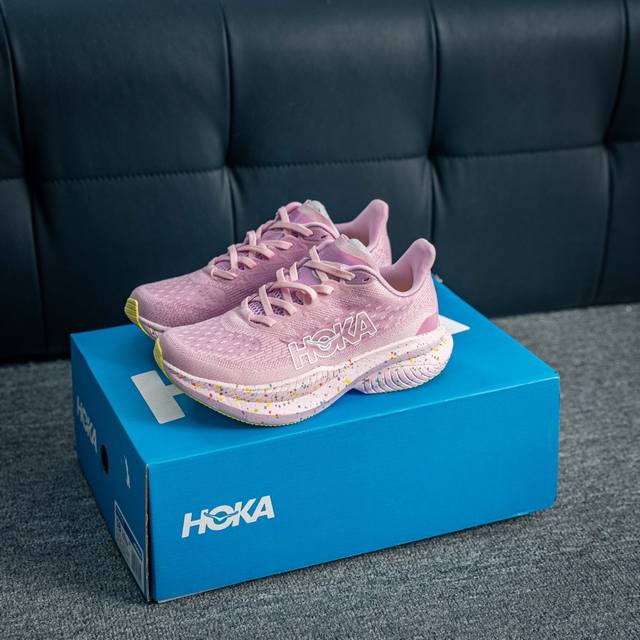 核心私 Hoka One One Mach 6 低帮专业越野跑步鞋 实拍首发 相较于前几代Mafate包裹感更好 跟其他系列比起来更加舒适 鞋底防滑性能在下坡的
