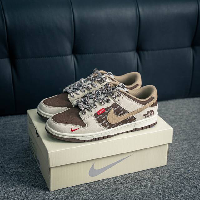 核心私 Nike Dunk 全套原楦原模倾力打造完美版型 独家原厂航空铝磨具打磨大底 鞋头坡度极致还原 无解鞋型 原盒原配 圈内天花板工艺 原厂冲刀 超高清洁度