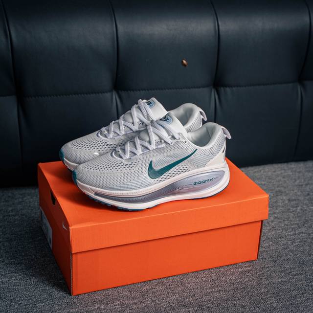核心私 Nike Air Zoom Vomero 18 全新科技提前原鞋开发 运动跑鞋 区别市面真标版本 必定是官方强力主推款式，真正的Zoom缓震科技嵌入如假