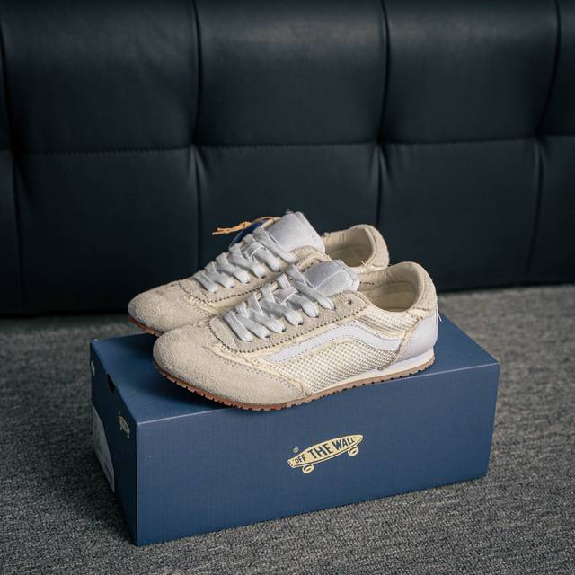 核心私 Vans Super Lowpro Tdc系列 踩上全新 Vans Super Lowpro 复古薄底鞋 长绒麂皮拼接粗粝毛边牛仔布，亮出你的反叛玩心