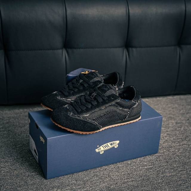 核心私 Vans Super Lowpro Tdc系列 踩上全新 Vans Super Lowpro 复古薄底鞋 长绒麂皮拼接粗粝毛边牛仔布，亮出你的反叛玩心