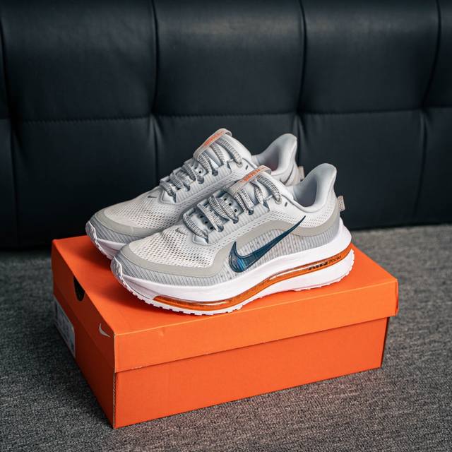 核心私 Air Zoom Pegasus Premium 网面全掌气垫缓震跑鞋 #全掌可见的Air Zoom首次在Pegasus系列中出现，模仿了Vaporfl
