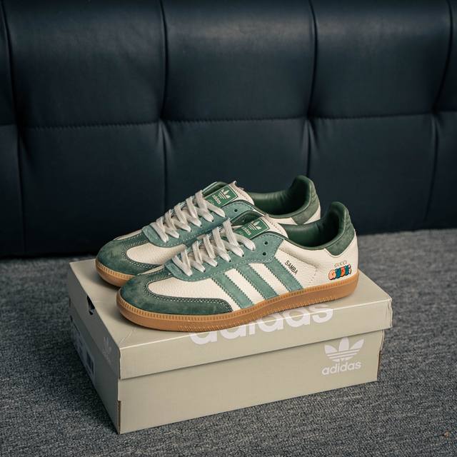 核心私 Adidas Samba Og 桑巴舞街头系列德训运动板鞋 采用固色翻毛皮组合牛剖革鞋面材质 外置正确3层组合围条加厚烟胶橡胶大底 货号：Dx0001