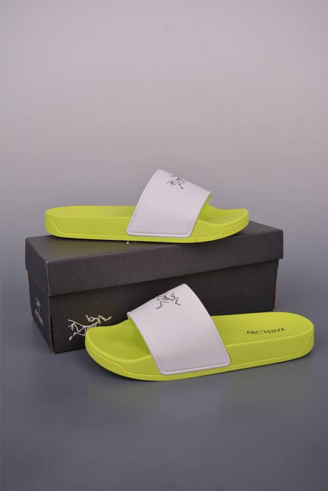 Arcteryx Slipper M 始祖鸟一字拖鞋 原单渠道 中底设计提供更佳支撑和舒适感受 一片式鞋面搭配加厚衬里 贴合脚面 给予舒适脚感 官方货号: 07