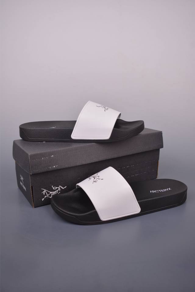 Arcteryx Slipper M 始祖鸟一字拖鞋 原单渠道 中底设计提供更佳支撑和舒适感受 一片式鞋面搭配加厚衬里 贴合脚面 给予舒适脚感 官方货号: 07