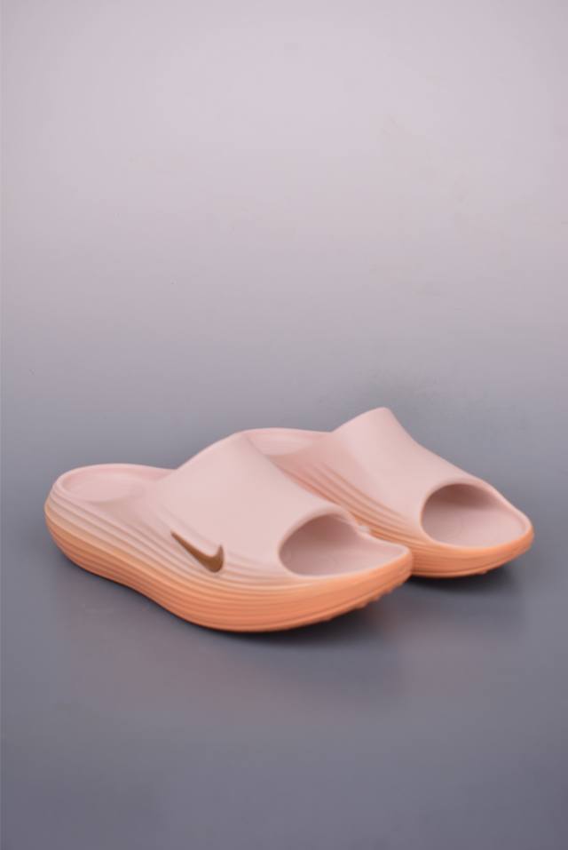 Nike Reactx Rejuven8 耐克夏日穿搭凉鞋 夏季必备 采用质感柔软且出众回弹的 Reactx泡绵 缔造非凡舒适的日常穿着体验 助你保持活力 官方