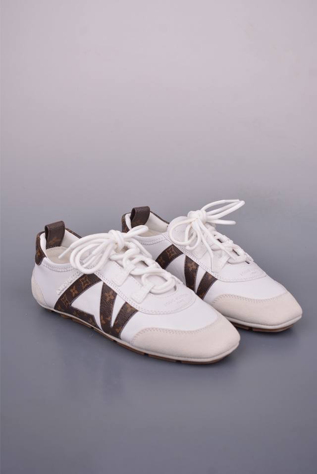 Louis Vuitton Sneakerina 德训鞋 芭蕾舞鞋 2025早春发布新款 广东纯原出品 采用 Sacchetto 制鞋工艺 赋予柔韧鞋底与轻盈内