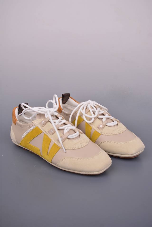 Louis Vuitton Sneakerina 德训鞋 芭蕾舞鞋 2025早春发布新款 广东纯原出品 采用 Sacchetto 制鞋工艺 赋予柔韧鞋底与轻盈内