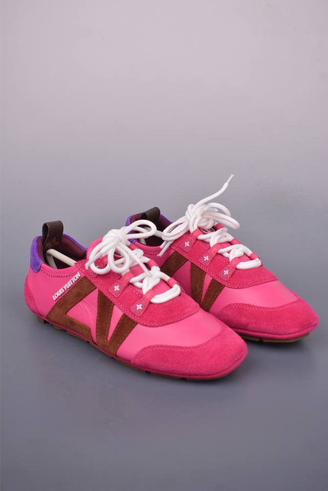 Louis Vuitton Sneakerina 德训鞋 芭蕾舞鞋 2025早春发布新款 广东纯原出品 采用 Sacchetto 制鞋工艺 赋予柔韧鞋底与轻盈内