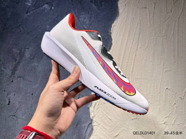 新品上市实拍 耐克Nike Air Zoom Rival Fly 4超弹透气轻量跑步鞋鞋款搭载 Flyknit 材料 出众弹性 易于穿脱 采用React技术 轻