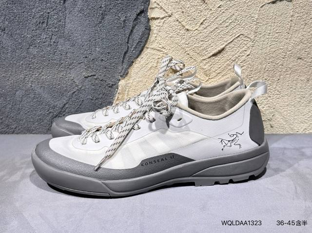 新品上市实拍 Arcteryx Konseal Lt W 始祖鸟 此款鞋采用近几年比较流行的版型设计，外观时尚大气，鞋底采用耐磨的材质，穿上它，让您在平时生活和