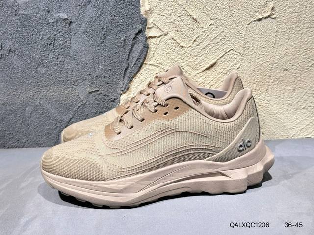 新品上市实拍 Alo Yoga Recovery Mode 人气单品 舒适简约防滑耐磨低帮休闲板鞋 Alo Yoga于2007年创立于洛杉矶 意在传播有意识的运