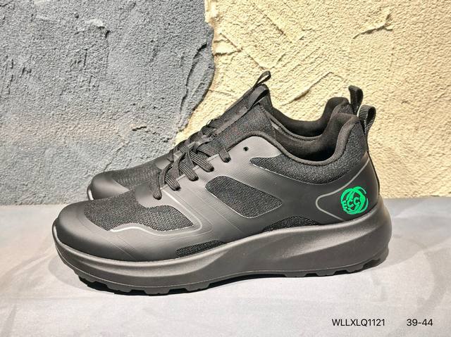 新品上市实拍 Ecco爱步 广东原版透气 配备原版三件套 防尘纸 高弹大底 全头层牛皮 新款百搭休闲款 纯手工制成 鞋面走线工整 清晰质感 原单品质 拼接运动透